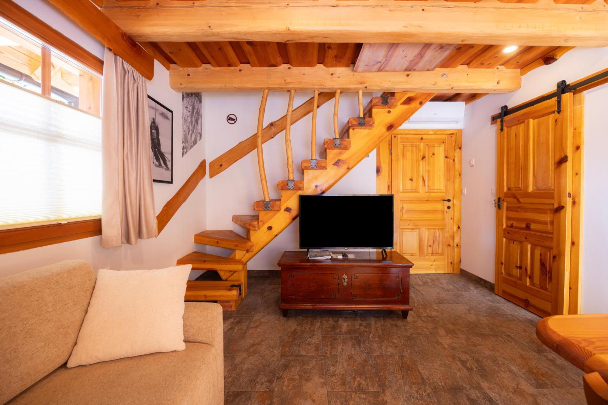 Apartma In Bungalov Jezerci Gozd Martuljek Exterior photo