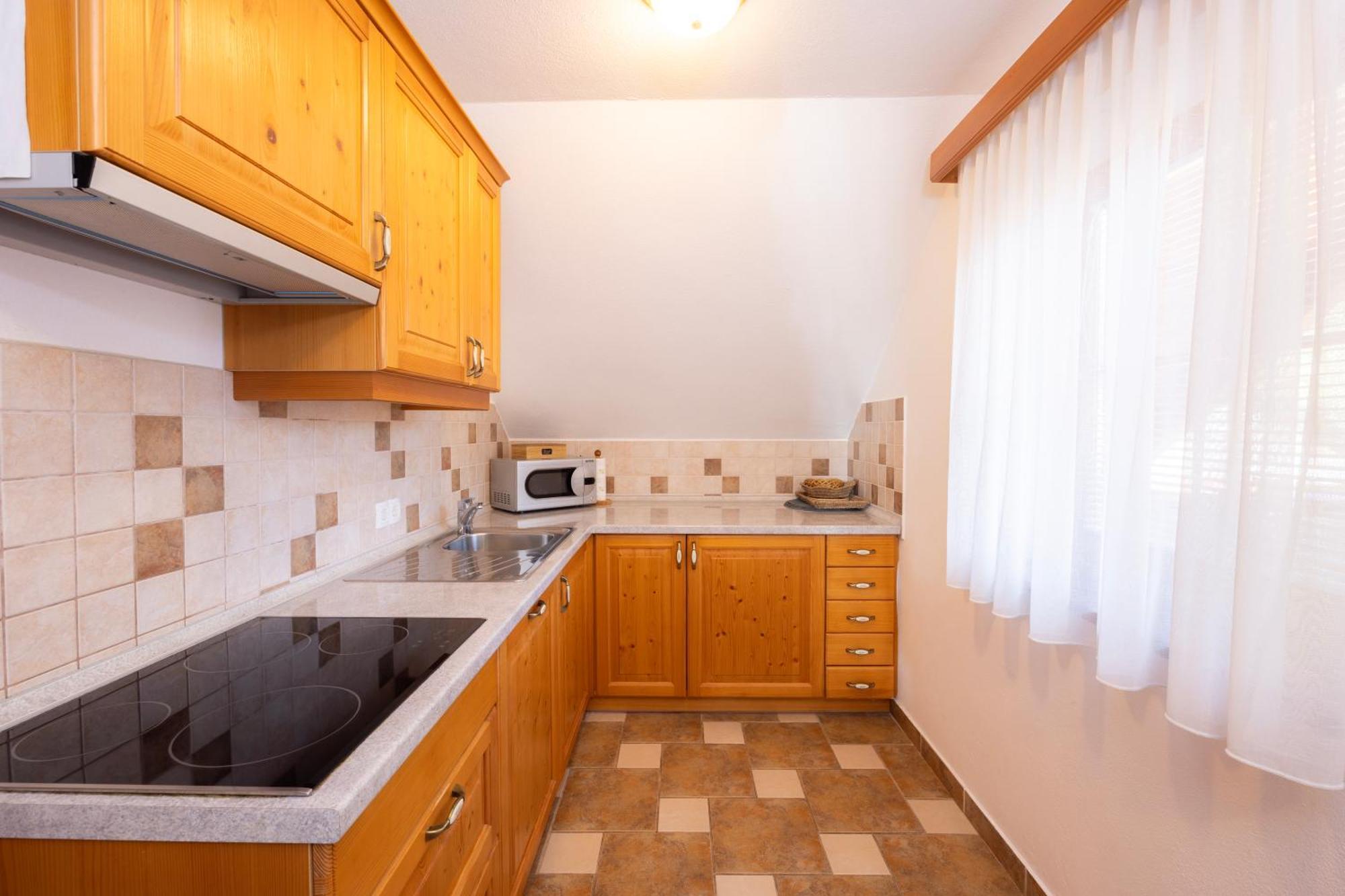 Apartma In Bungalov Jezerci Gozd Martuljek Exterior photo