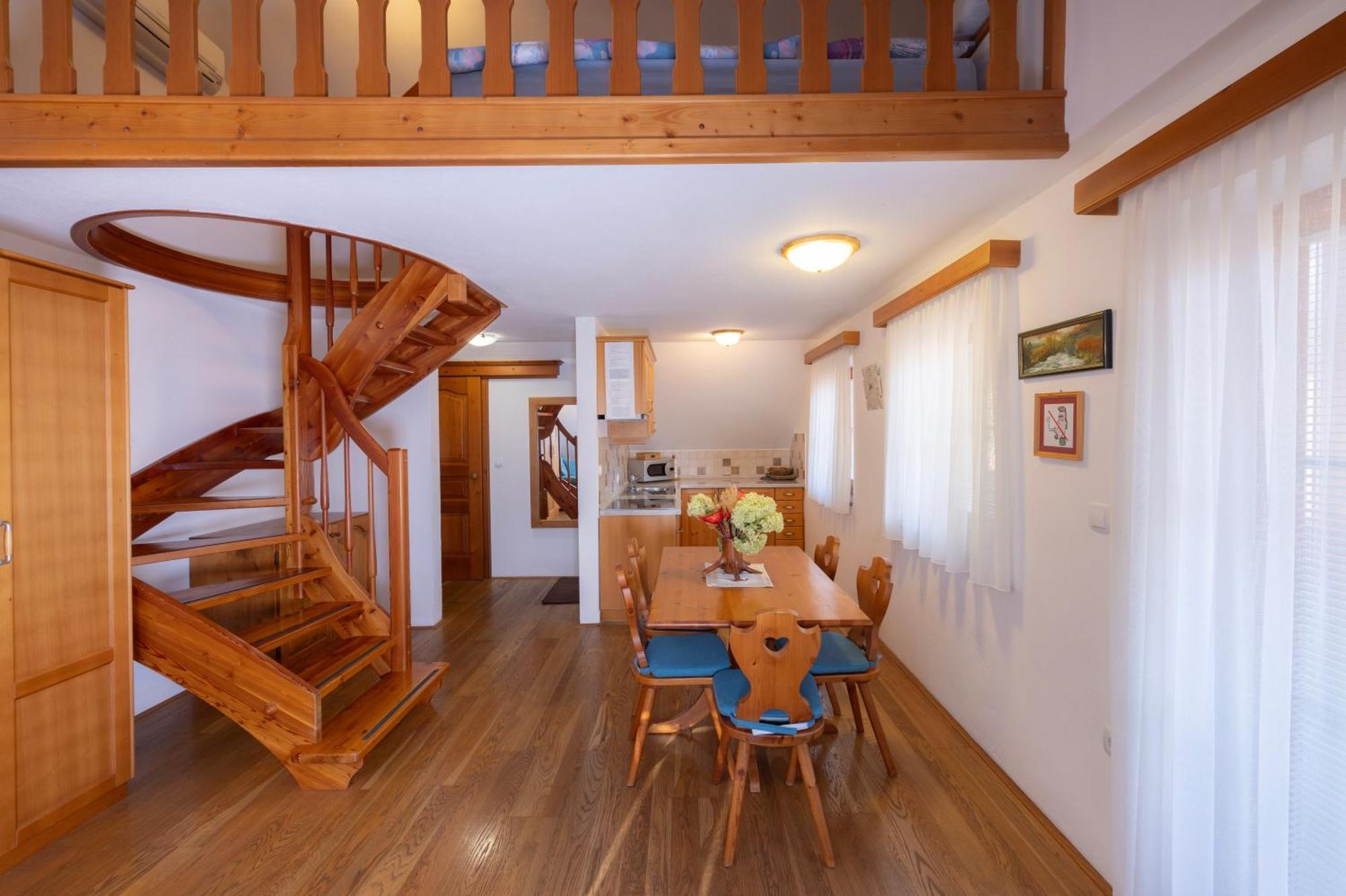 Apartma In Bungalov Jezerci Gozd Martuljek Exterior photo