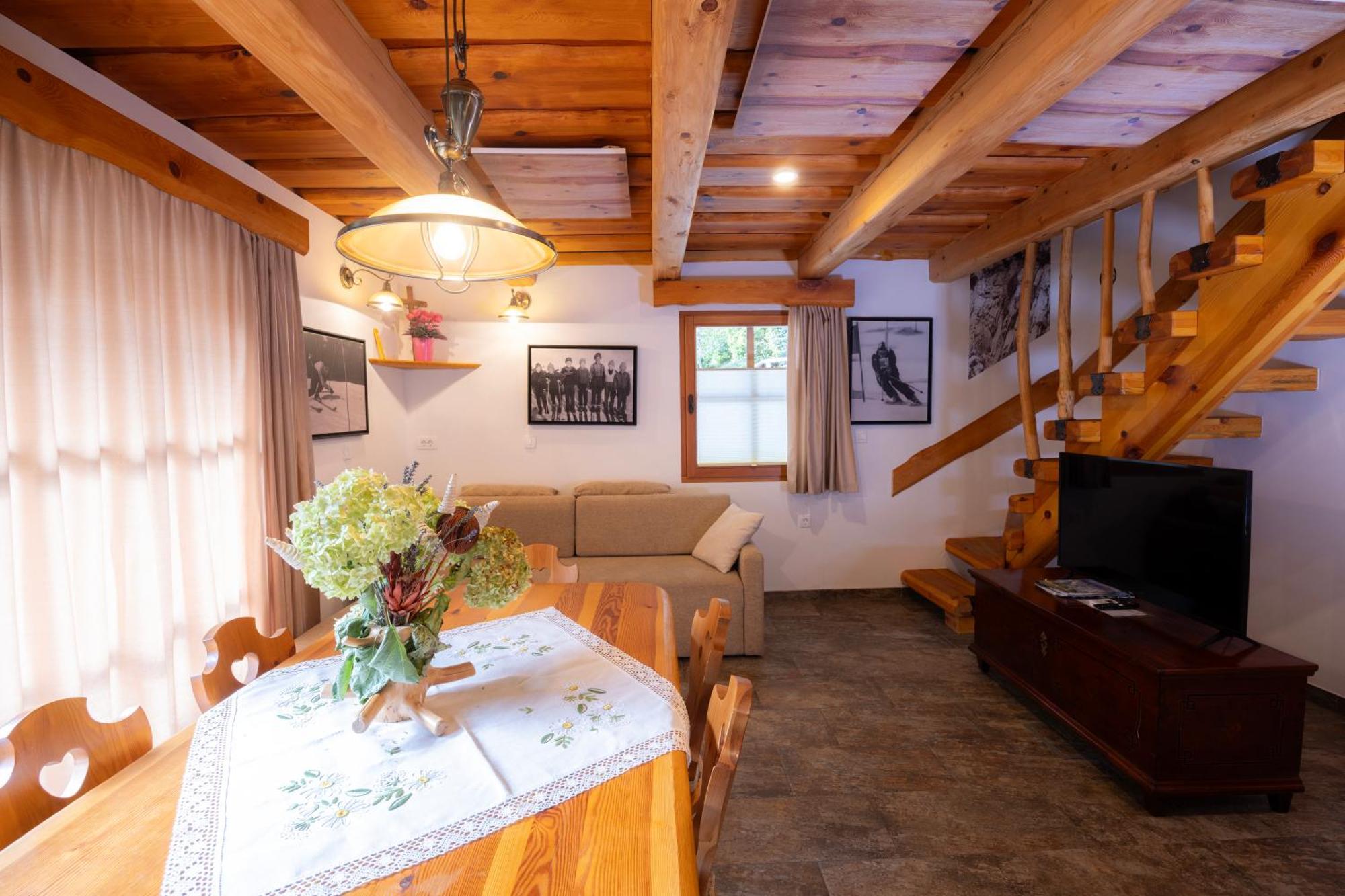 Apartma In Bungalov Jezerci Gozd Martuljek Exterior photo