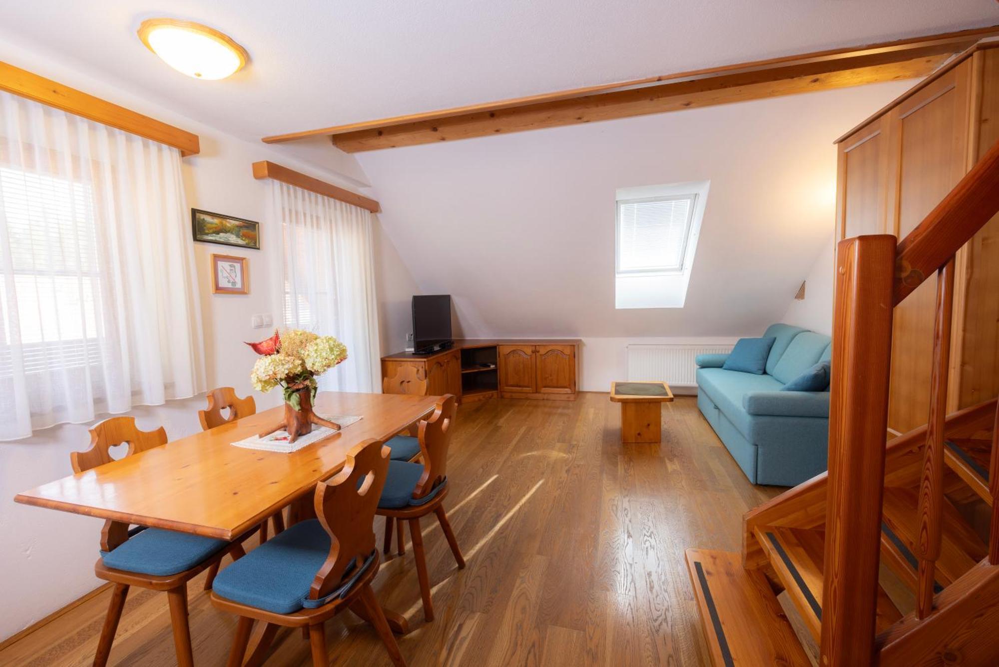 Apartma In Bungalov Jezerci Gozd Martuljek Exterior photo
